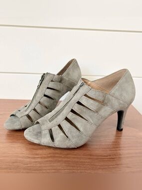 Aerosoles Heel Rest Lambada Peep Toe Ankle Shoes Grey Suede Evening Chic Sz 6.5